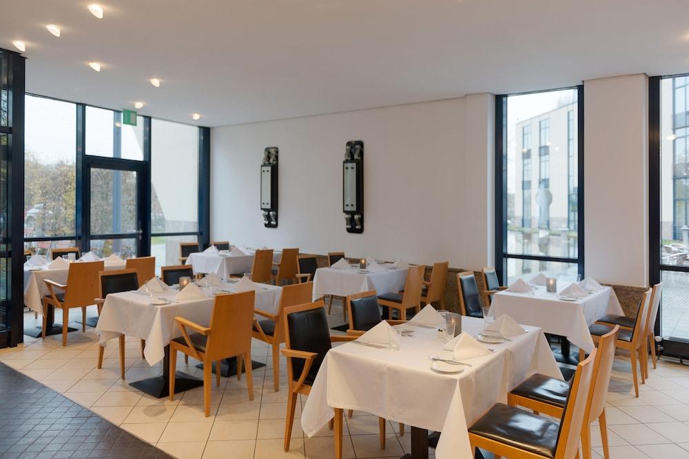Four Ratingen Dusseldorf Airport Hotel Exterior photo