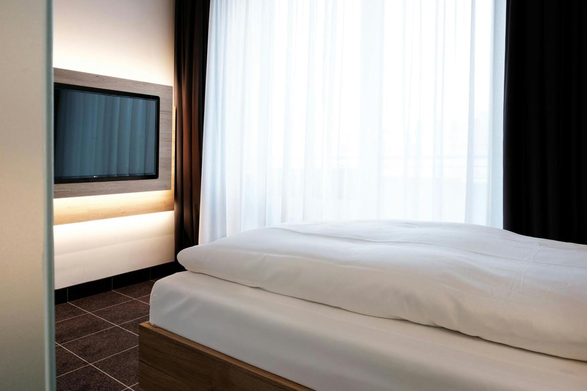 Four Ratingen Dusseldorf Airport Hotel Exterior photo